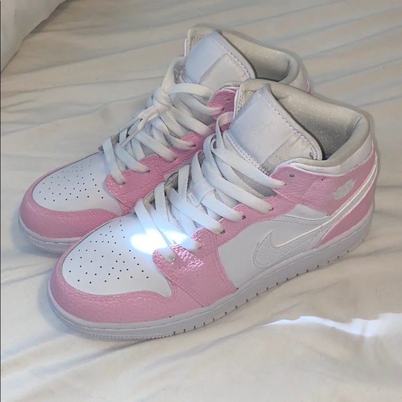 NEW Custom Air Jordan 1 mid - Picture 2 of 7